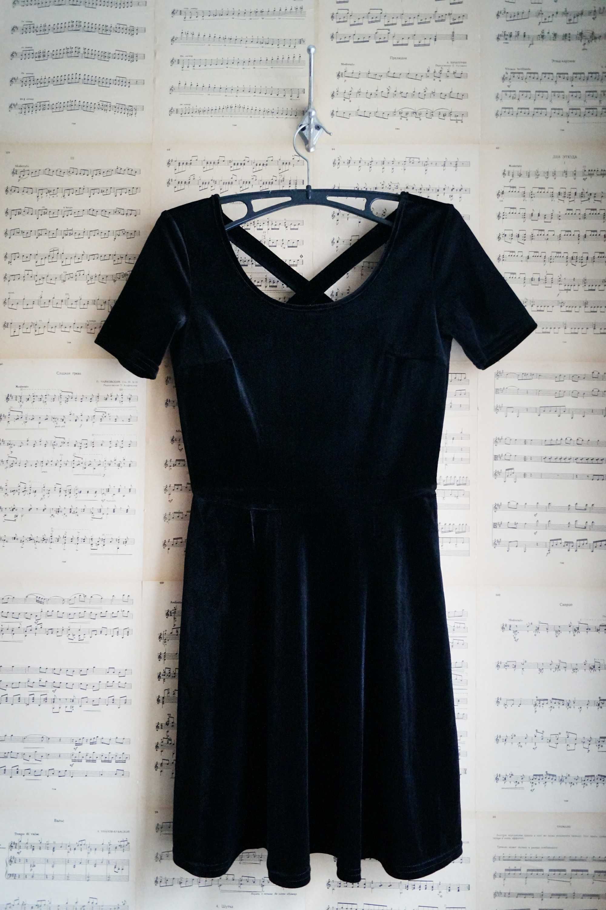 Черное бархатное платье в стиле Венсдей Wednesday
