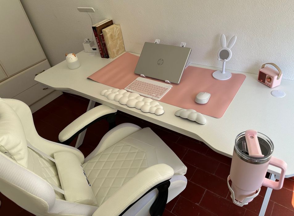 Vendo mesa gaming nova