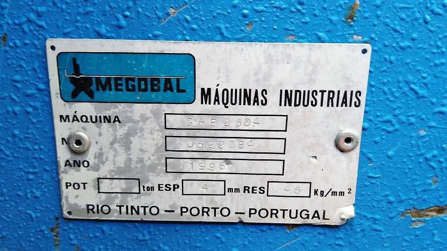 Mavipal | GUILHOTINA HIDRÁULICA MEGOBAL GHE 2504