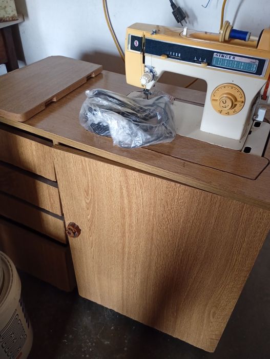 Máquina de costura Singer