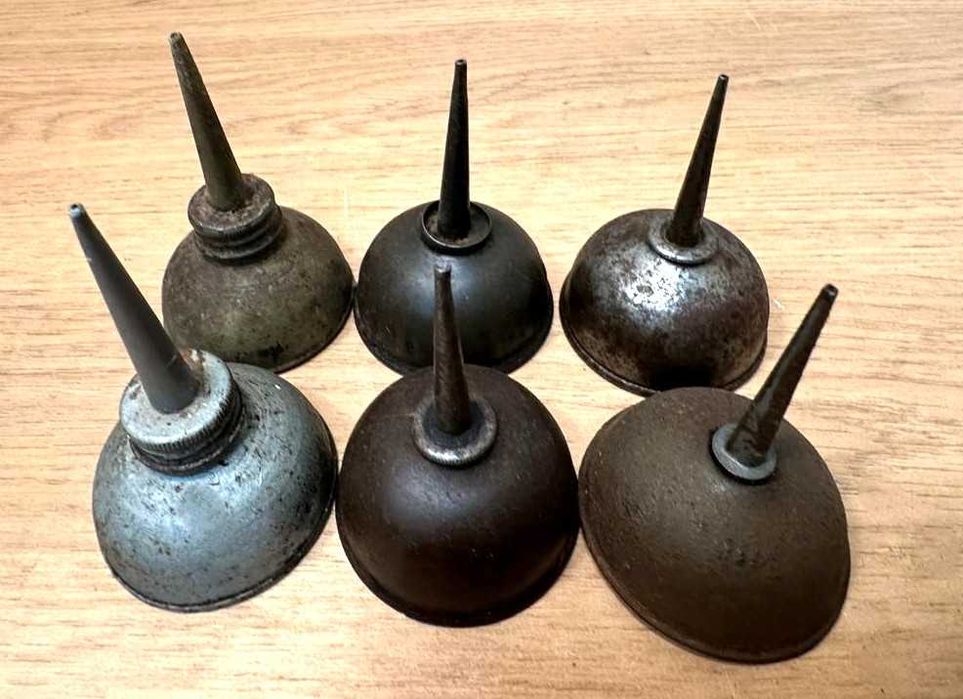 Almotolias antigas das maquinas de costura