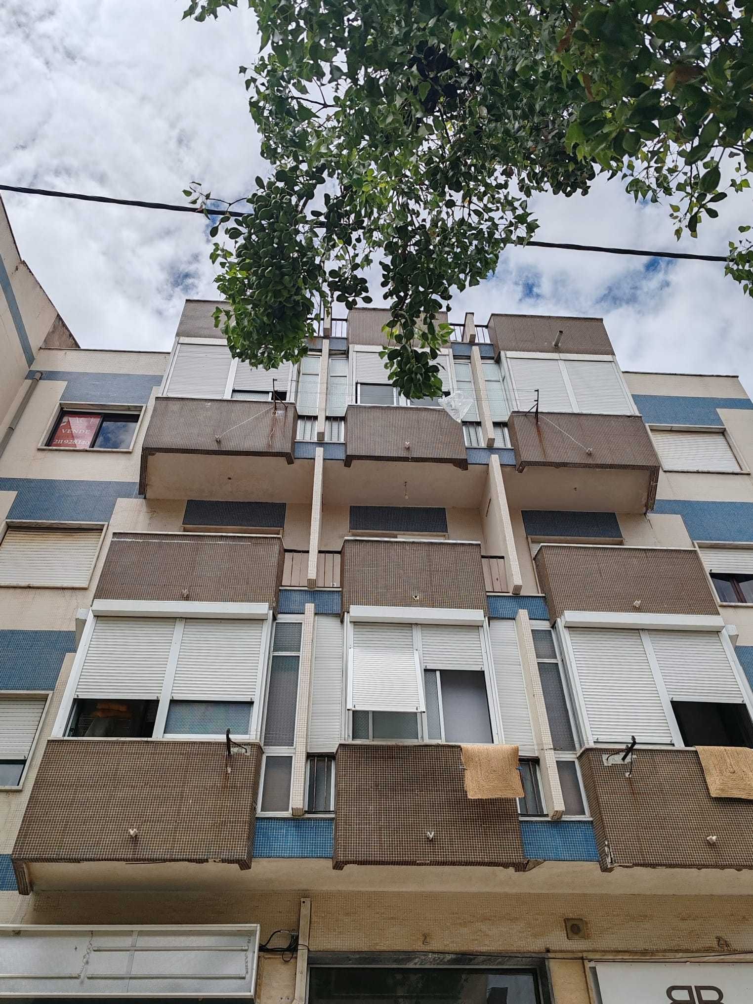 T1 com 3 varandas - Venda particular, s/ intermediação de imobiliárias