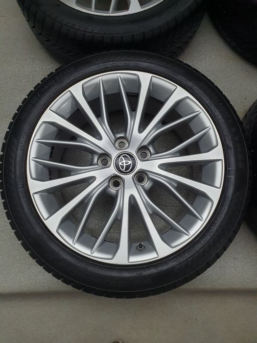 Продам комплект дисків 5х114,3 з шинами NOKIAN TYRES 235/45/R18