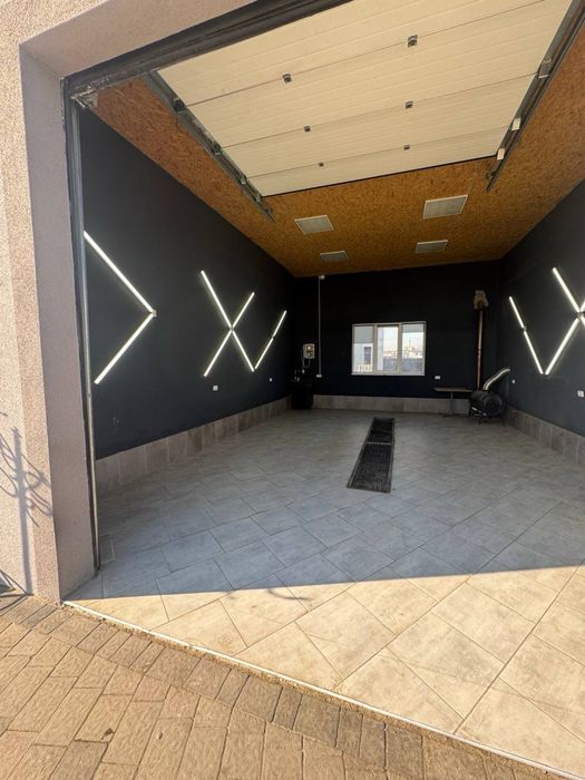 З дається в Оренду бокс