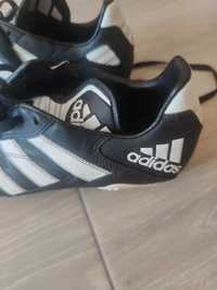 Buty piłkarskie korki, rozmiar 45, czarne, firmy ADIDAS