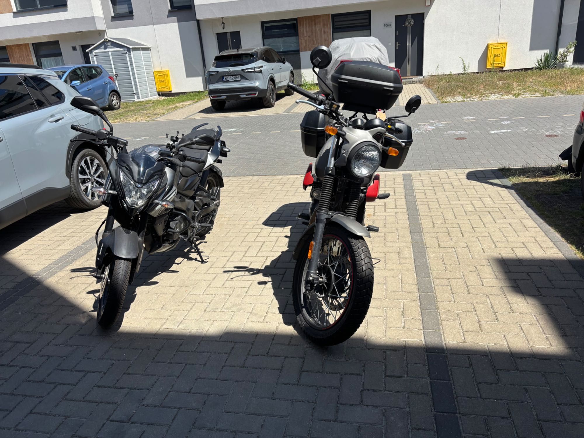 Motor Royal Enfield i Bajaj