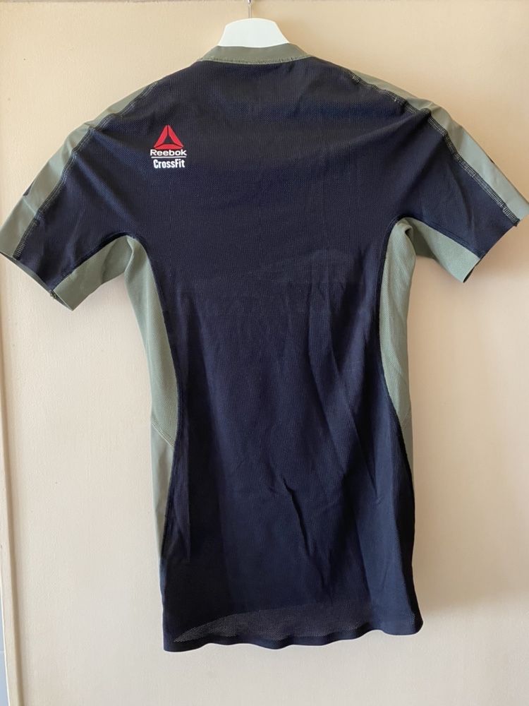 Camisola Reebok de compressão (nova)
