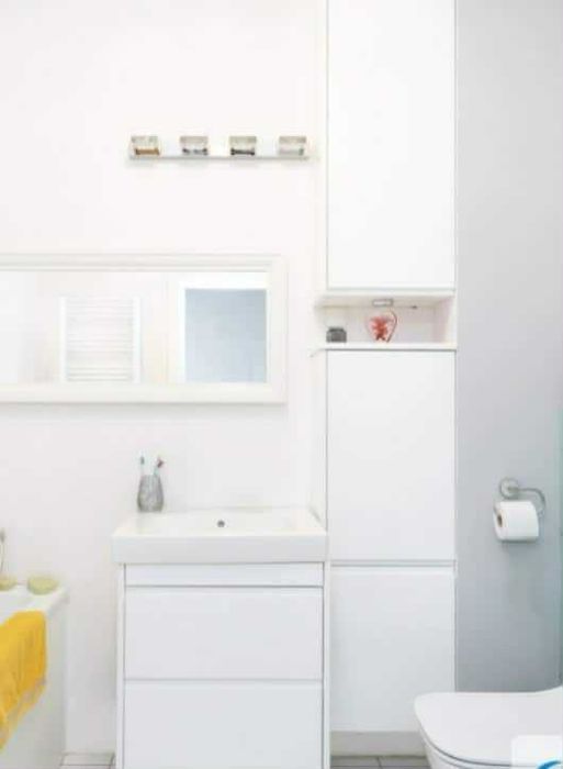 Szafki , kinkiet łazienkowy