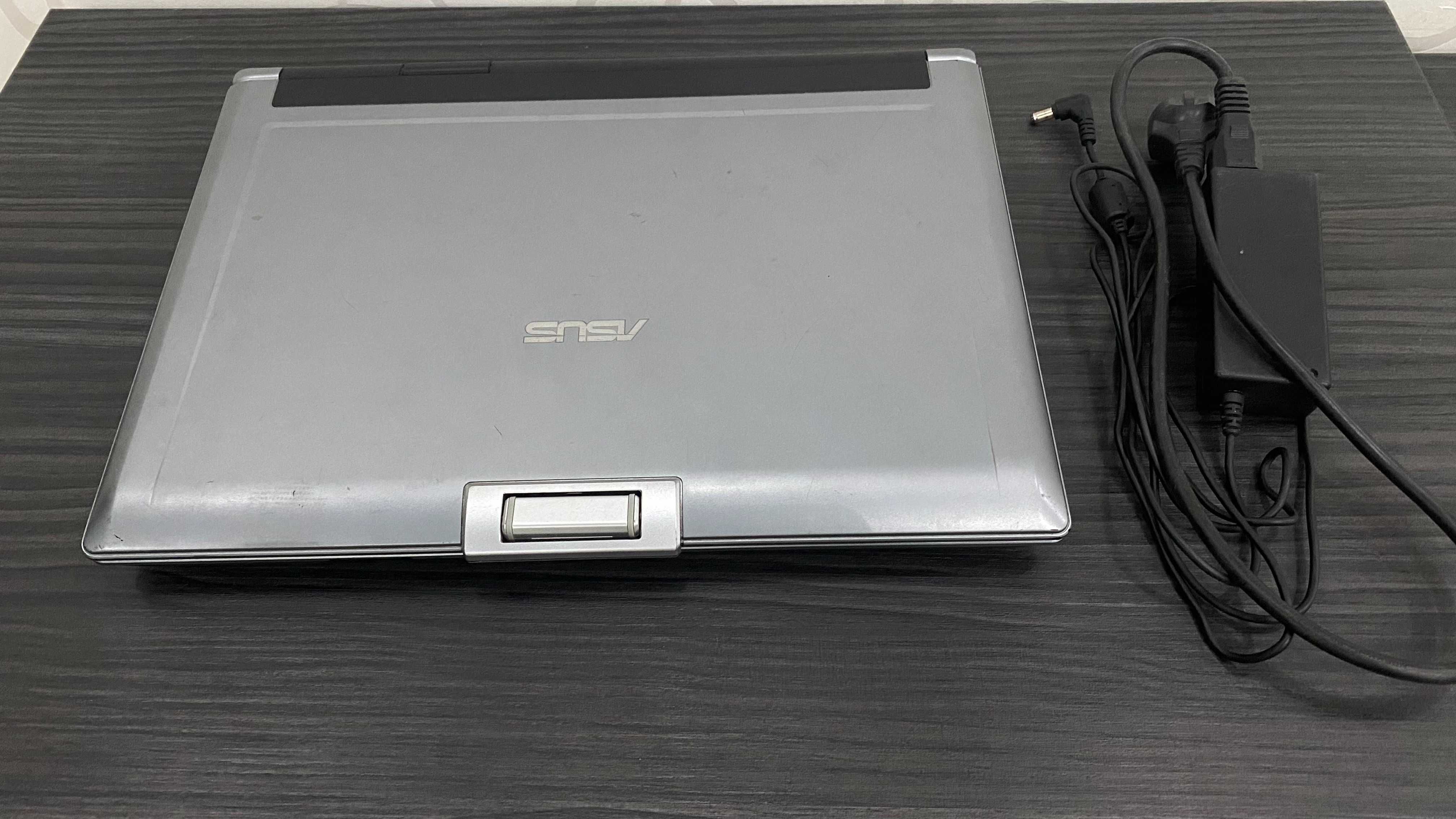 Ноутбук 15,4"  ASUS F5RL T5550, 160Gb, ОЗУ 2Gb, 2 ядра + сумка Belkin