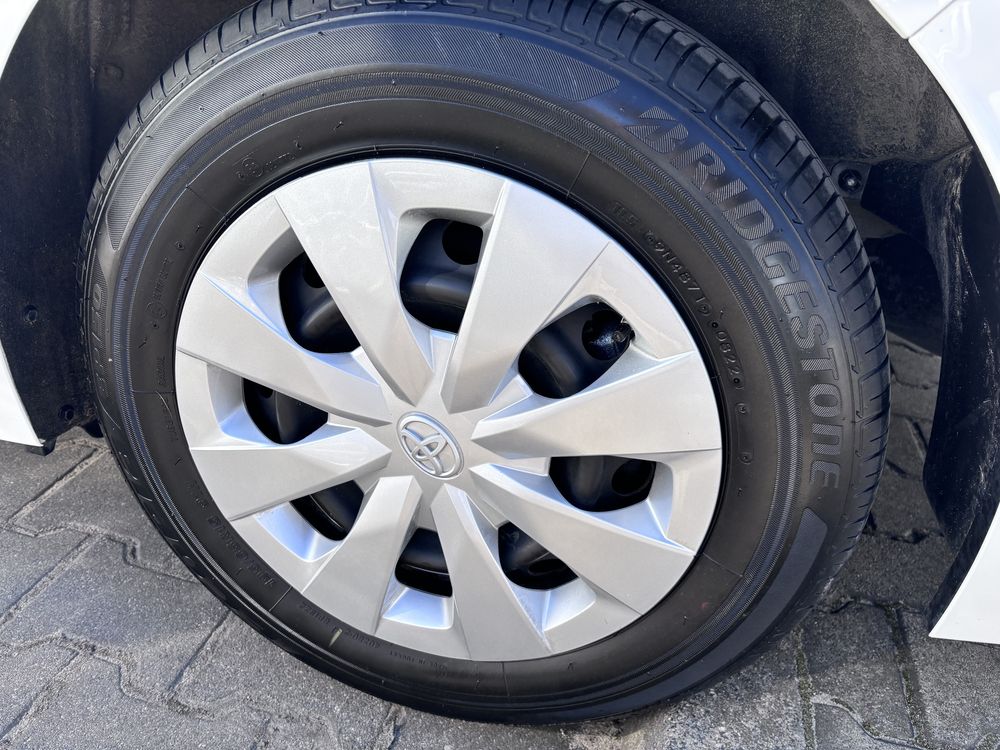 Komplet felg stalowych 15” Toyota Corolla + kołpaki + 3 opony