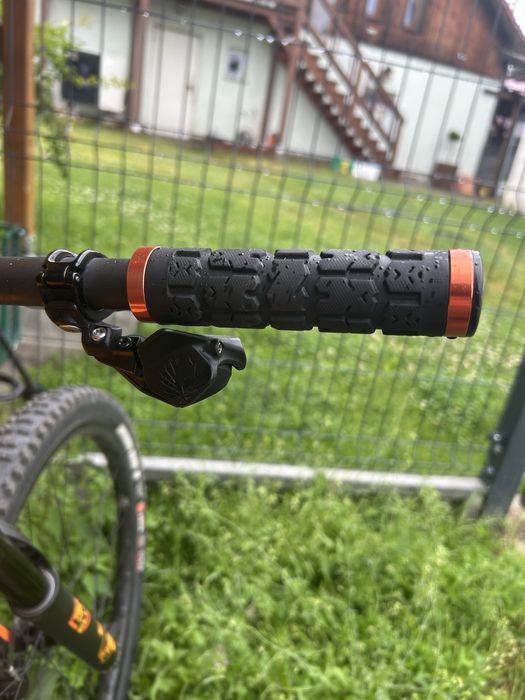 -60% Santa Cruz hightower 2019 L Carbon CC 29 Reverse rower mtb trail