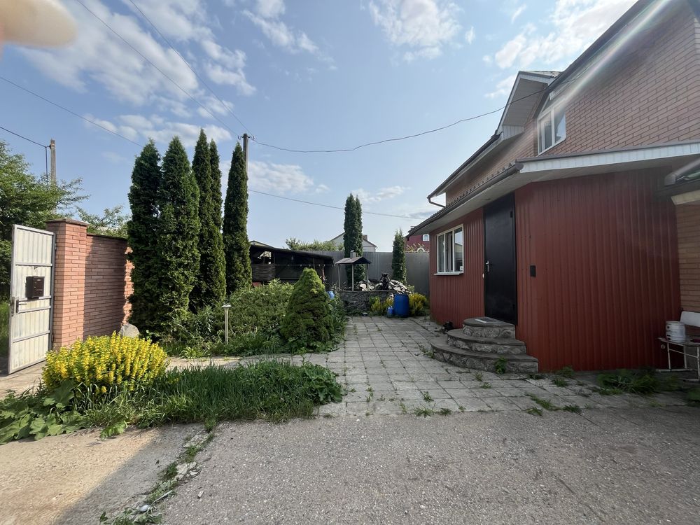 Продам будинок з мансардою