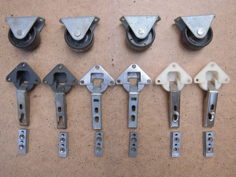 Завис мебельный, старого типа.