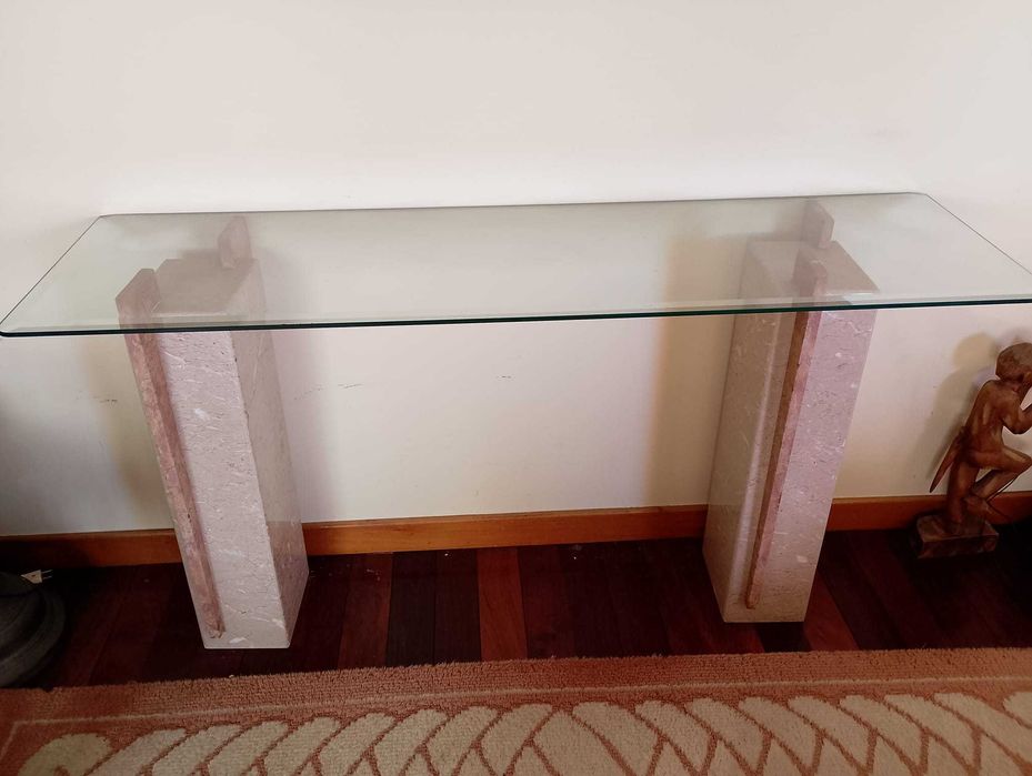 Mesa em Marmore de Apoio ou Aparador de Parede com tampo em Vidro