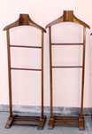 2 cabides madeira anos 70 e 1 em metal cromado