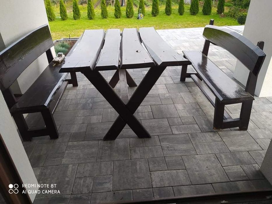 Stół i dwie ławki komplet
