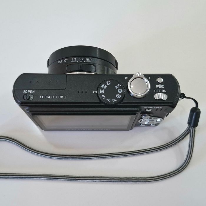 Leica – Câmara Fotográfica (Modelo D-Lux 3)