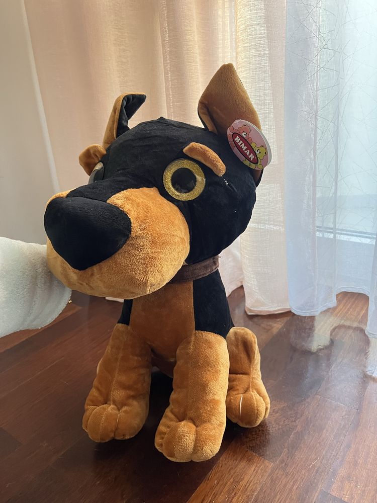 Peluche com etiqueta