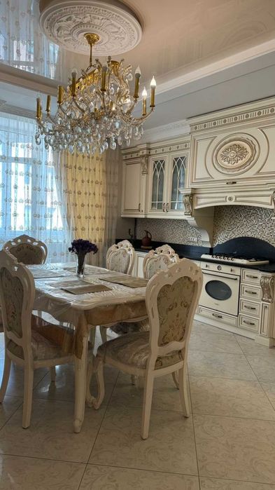 Продам шикарний триповерховий пентхаус у ЖК Тінистий Педагогічний пр.