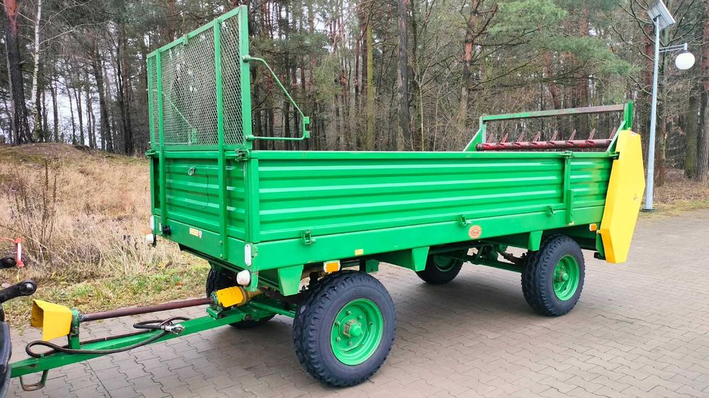 Rozrzutnik dwuosiowy Czarna Białostocka 4 tony z 1994 r stan bdb.