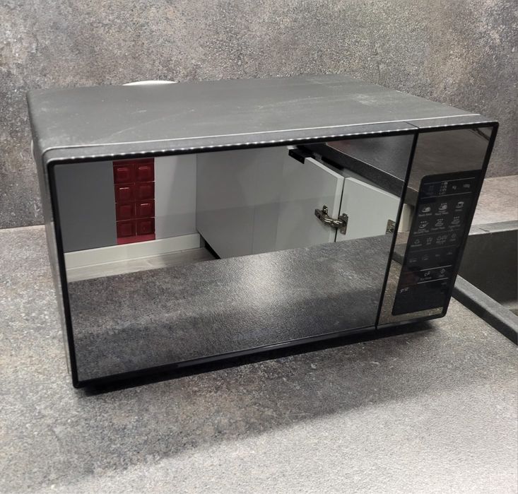 Kuchenka mikrofalowa SAMSUNG GE83X 800W