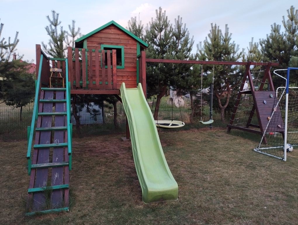 Plac zabaw, domek dla dzieci, huśtawka, zjeżdżalnia, ścianka. DUŻY