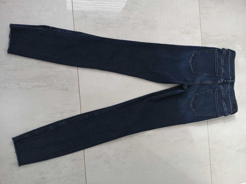 Abercrombie&Fitch damskie spodnie jeansowe rozmiar 25 jak nowe