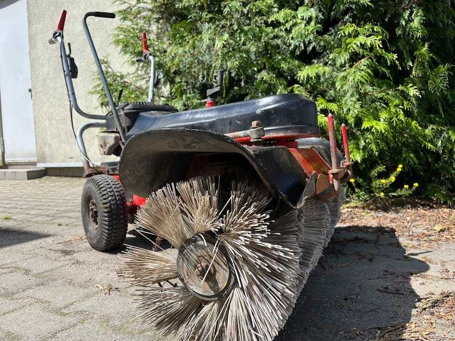 Zamiatarka spalinowa Limpar 102