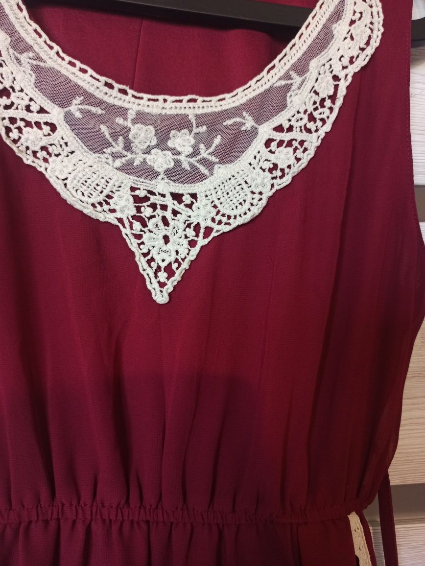 Bordowa/czerwona sukienka z koronką wiązana M/L