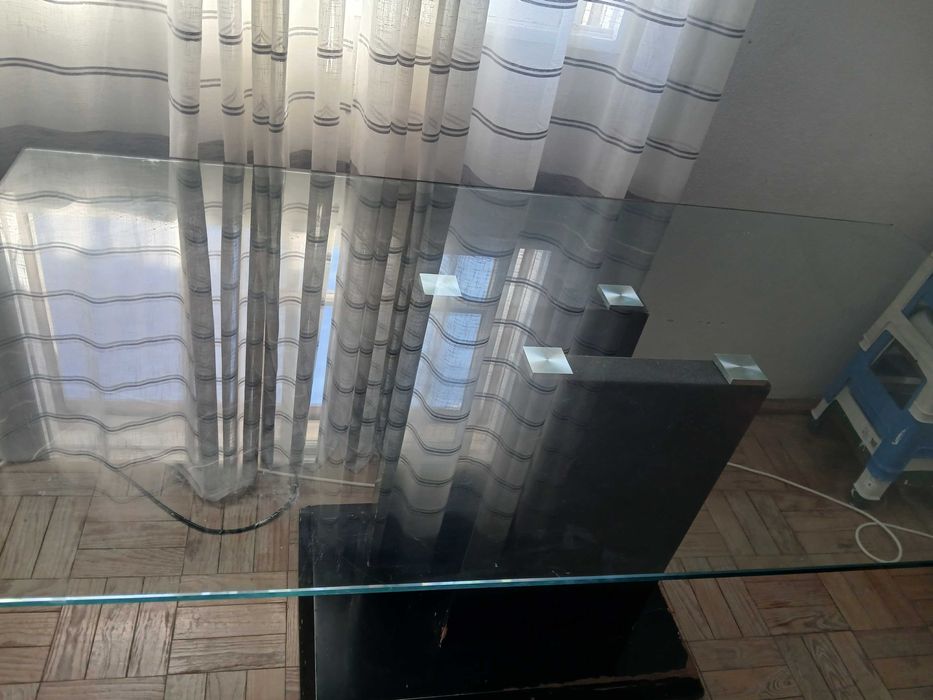 Mesa de vidro  em bom estado