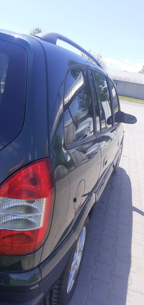 ZAFIRA A. Restailing.7місць