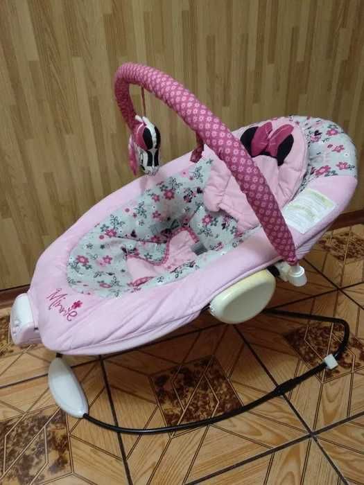 Кресло шезлонг качалка гойдалка для детей манеж детский с мелодиями