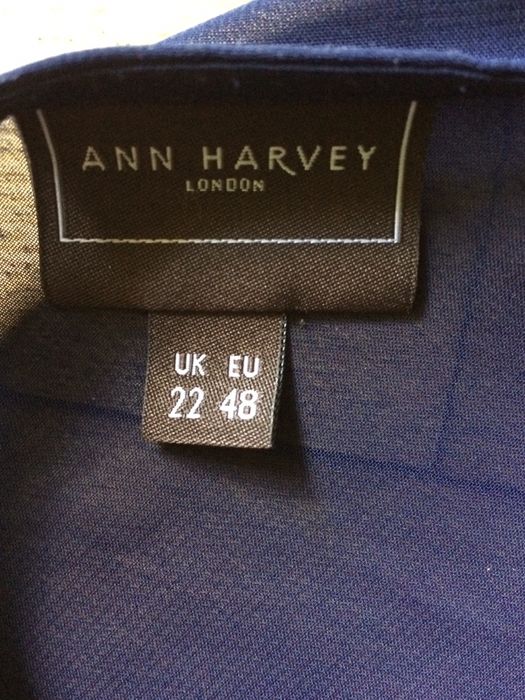 Шикарный брючний костюм Ann Harvey London