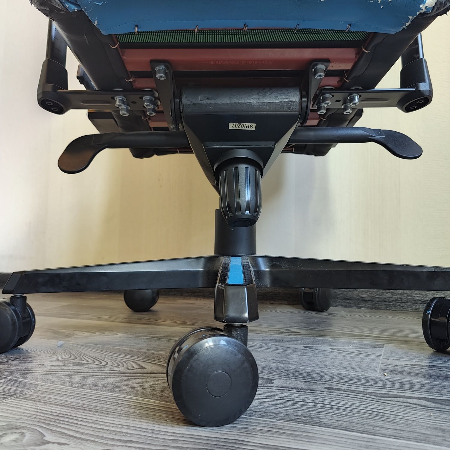 Геймерське крісло DX Racer 131 ОРИГІНАЛ