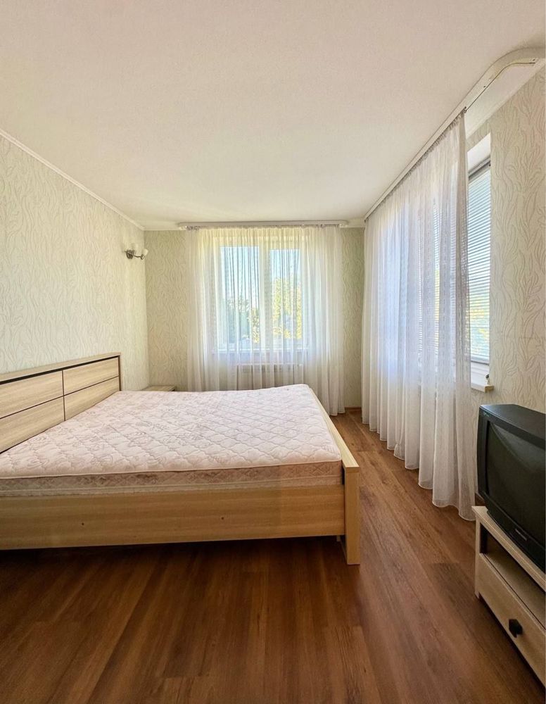 Продаж 4 кімнатної квартири з ремонтом. Автономне опалення!