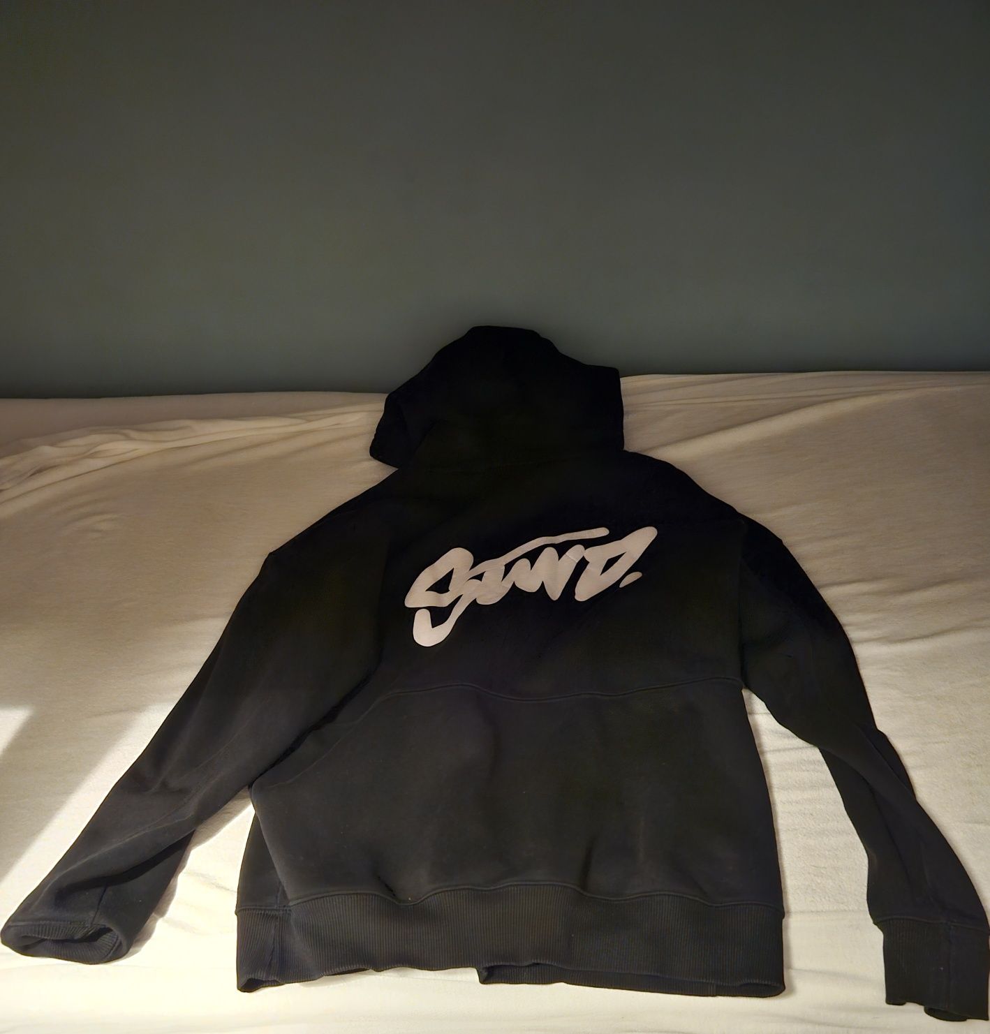 Sweatshirt Pull & Bear STWD preta
Tamanho L