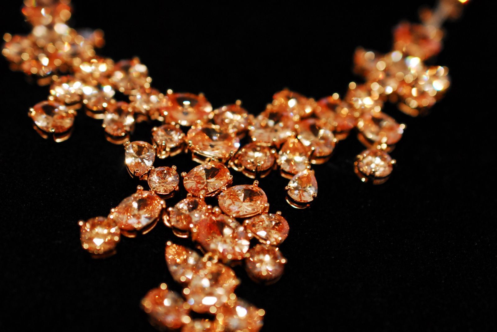 Ожерелье с Фианитами с золотым покрытием цвета Шампань
