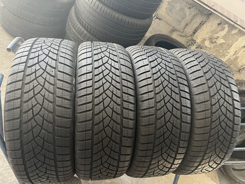 235/50/19 R19 Goodyear Ultra Grip Perfomance GEN1 4шт зима