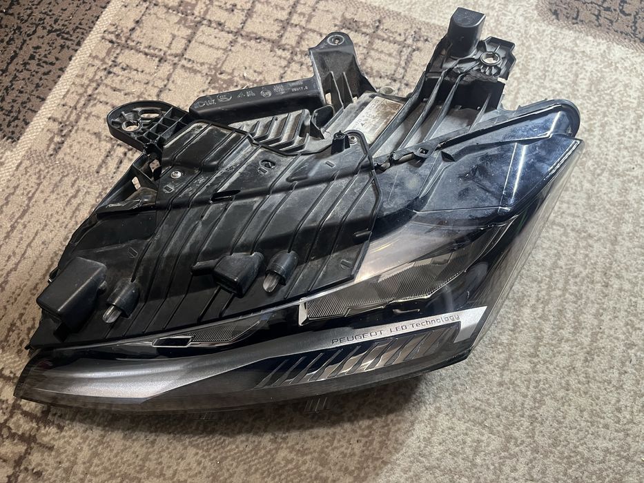 Фара передня ліва ful led peugeot 308