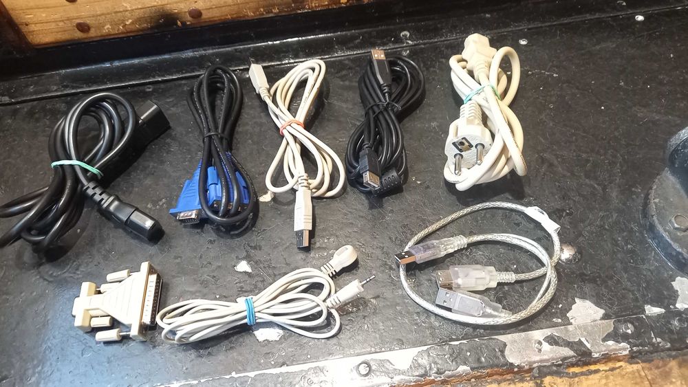 Кабеля VGA-VGA,USB 2.0.для пинтера,сетевой,ИПБ и др.