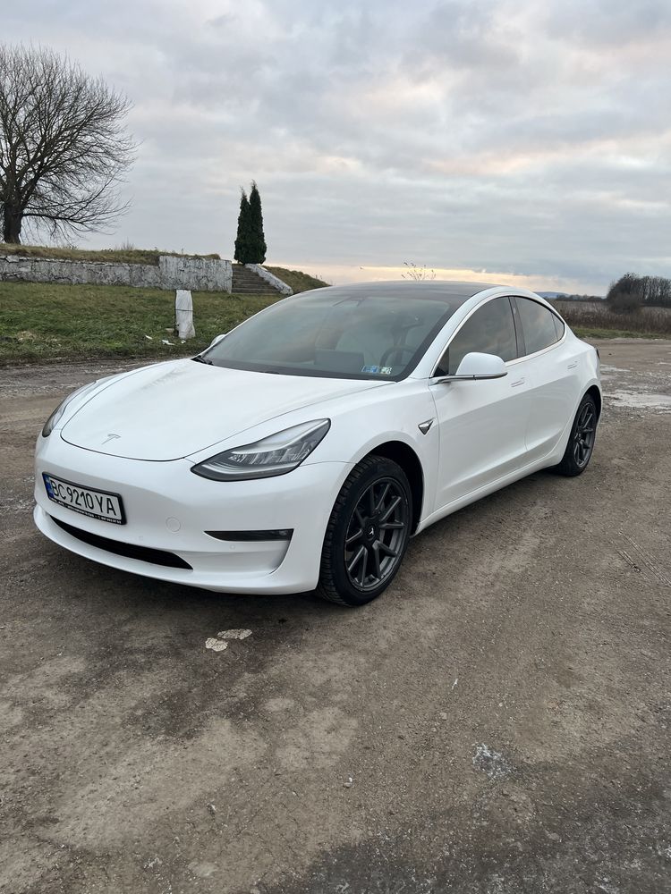 Tesla model 3 long range