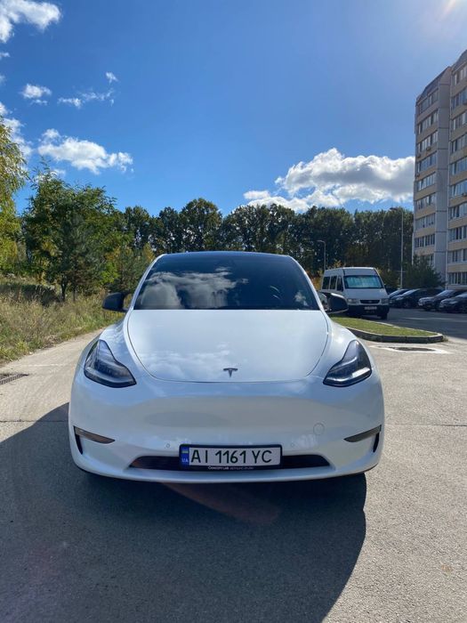 Tesla model Y 2021