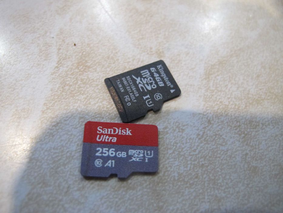 Карти памяті CF, SD, micro SD - 128GB, 256GB