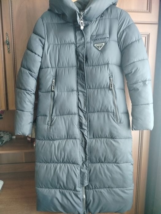 Зимовий плащ ,в ідеальному стані