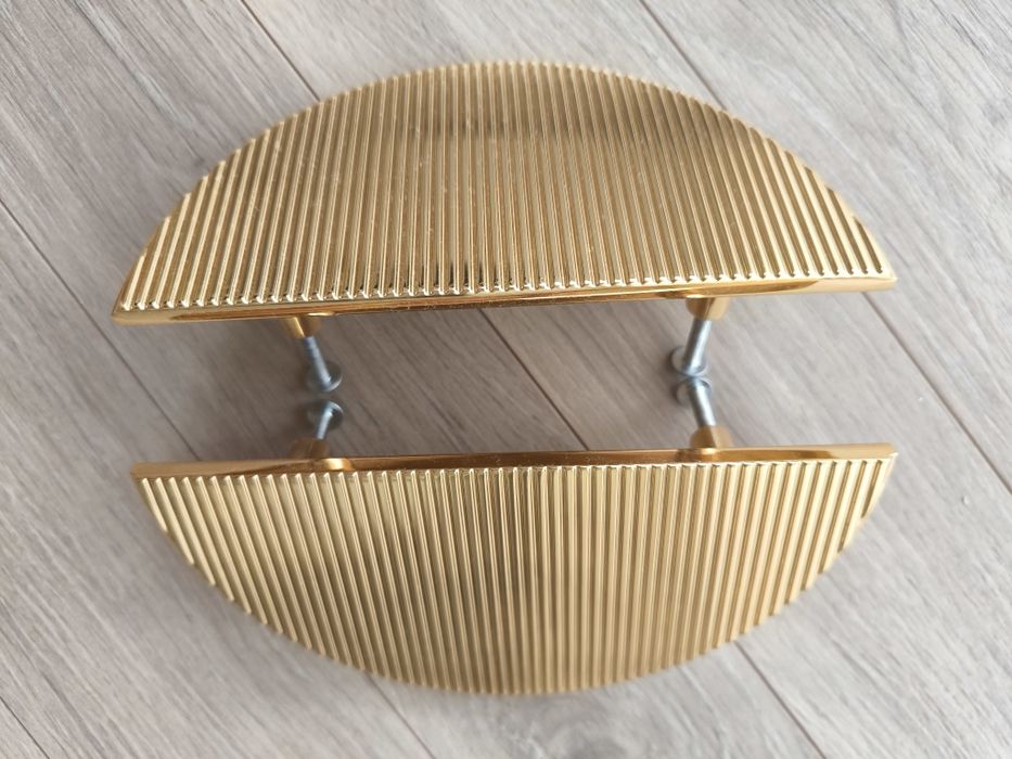 Uchwyt do mebli półksiężyc mosiądz połysk