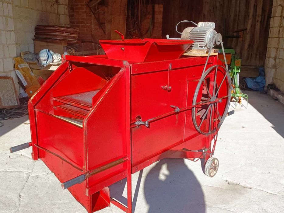 Wialnia fabryczna do czyszczenia zboża M305/2 z silnikiem młynek sita