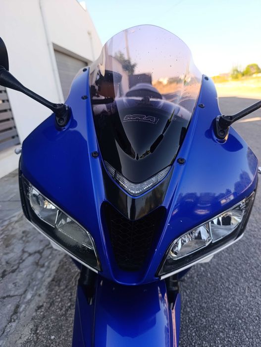 Honda CBR 600rr azul