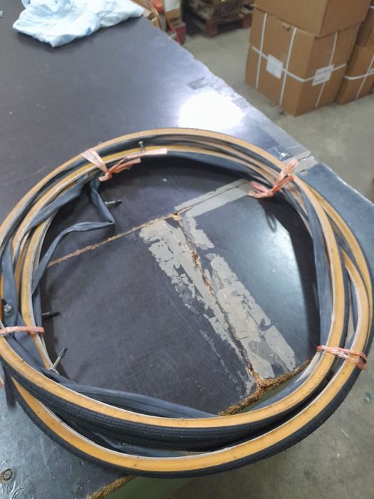 Pneus ciclismo 700x20