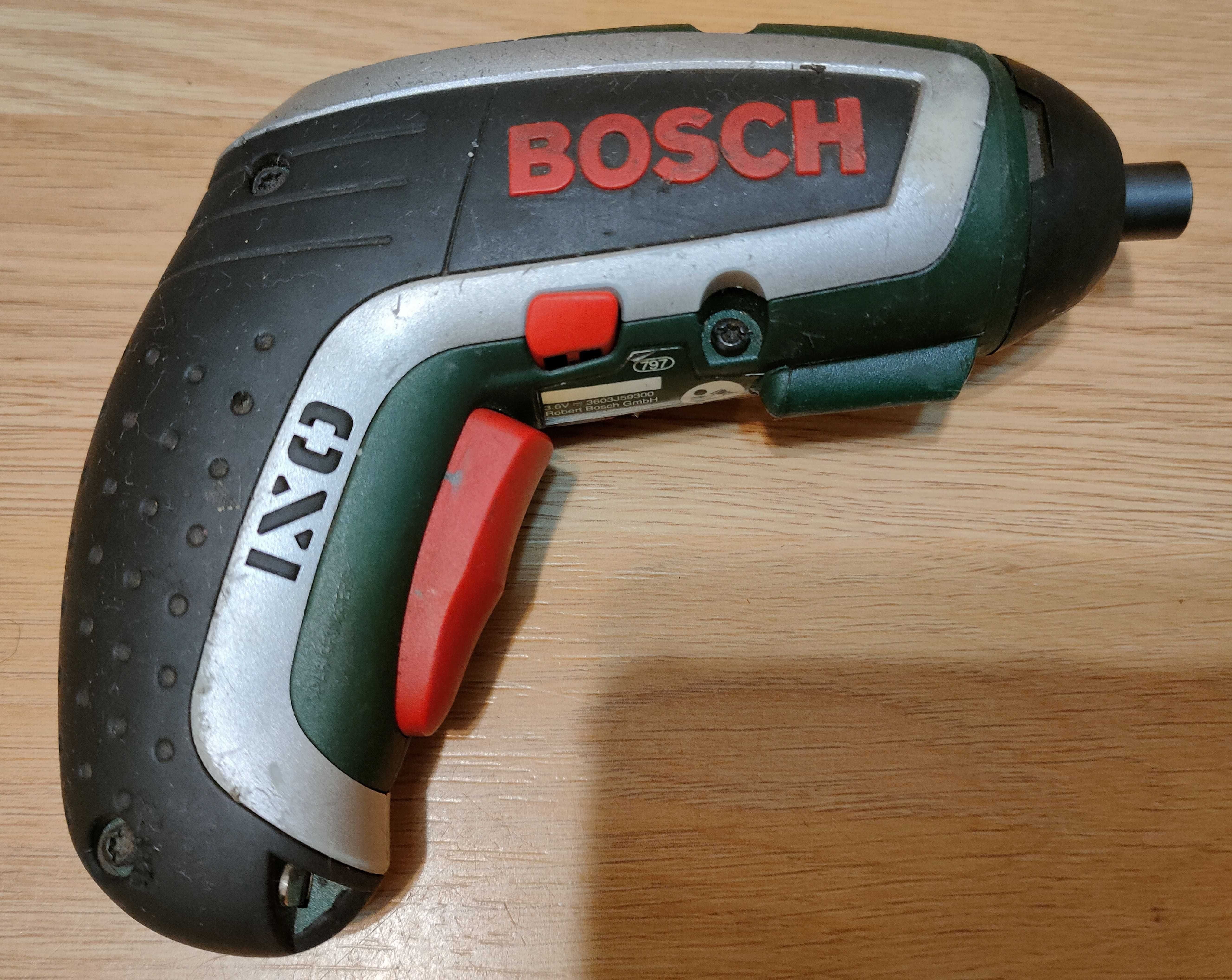 Викрутка акумуляторна Bosch IXO IV basic (0603959320)