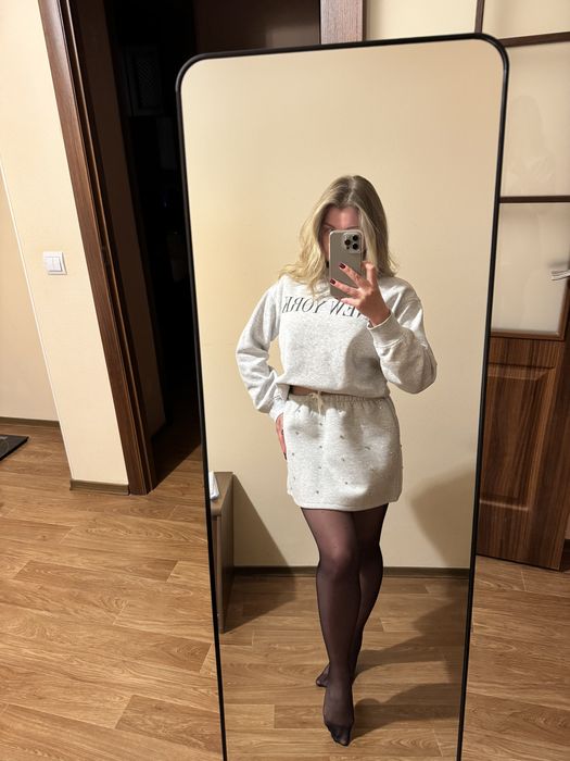 Костюм сірий юбка та світшот